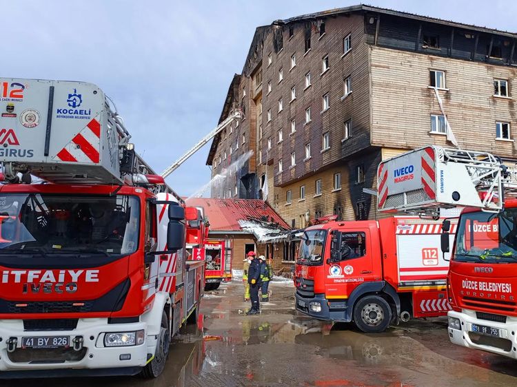 Sisa-sisa Kebakaran di Hotel Resor Ski Turki, 10 Orang Tewas