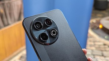 Varian ini didominasi warna hitam dengan desain dual-tone yang unik. Foto: Virgina Maulita Putri/detikINET