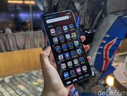 Ini Dia Tecno Spark 30 Pro, HP Unik Mirip Optimus Prime