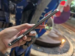 Ini Dia Tecno Spark 30 Pro, HP Unik Mirip Optimus Prime