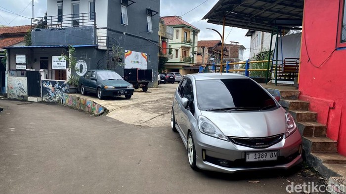 TKP komplotan pencuri bermobil di Kecamatan Antapani