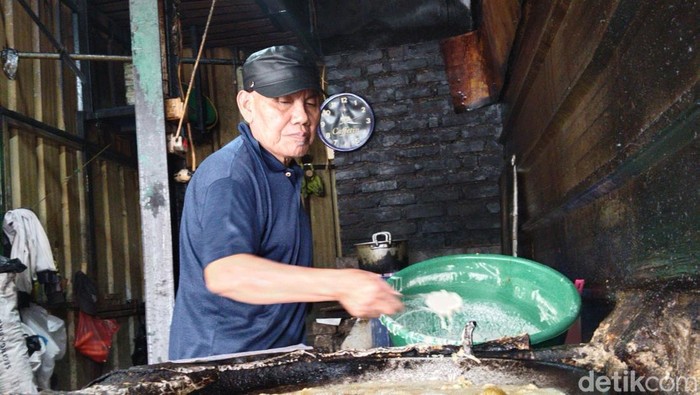 Yusuf Amin, pendiri Gorengan Cendana di Kota Bandung.