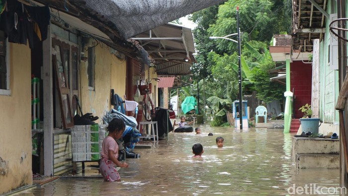 Banjir di Ledok Wetan Bojonegoro akibat luapan Bengawan Solo