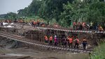Begini Perbaikan Jalur Kereta Api Amblas di Grobogan