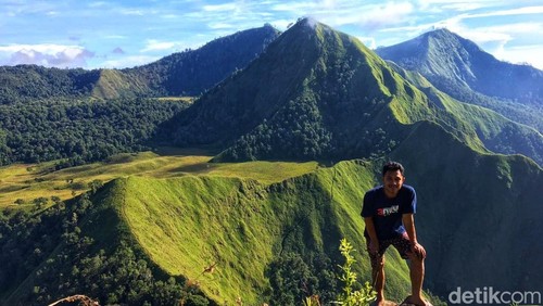 Pemandangan Bukit Propok Lombok Timur. Foto: (Ahmad Viqi/detikBali)