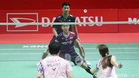 Dejan/Fadia juga memulai gim kedua dengan tidak oke. Pasangan tersebut tertinggal 0-3 dari Goh/Lai dan melebar menjadi 6-11. 