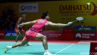 Di gim kedua, poin ketat lagi di awal 4-4. Kembali ketat 8-8, tapi Fikri/Daniel mampu unggul di interval dengan tipis 11-10.  