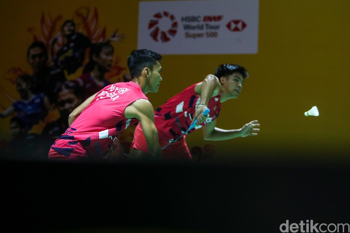 Muhammad Shohibul Fikri/Daniel Marthin awali babak pertama Indonesia Masters 2025 dengan mulus. Mereka kalahkan pasangan Korsel dan maju ke 16 besar.
