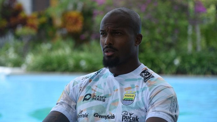 Gervane Kastaneer.