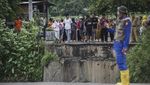 Jembatan Kalibelo di Batang Ambrol Tergerus Air