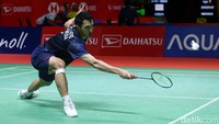 Jojo menyudahi gim pertama dengan skor 21-13.  