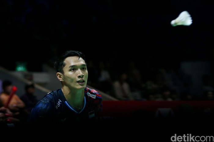 Jonatan Christie sukses memenangi laga pertamanya di Indonesia Masters 2025. Jonatan menembus babak 16 besar usai mengalahkan Su Li-yang asal Taiwan.