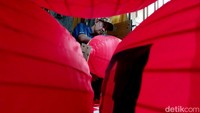 Pesanan di Kampung Lampion ini akan terus meningkat hingga perayaan Imlek 2025. Para perajin memperkiraakan lebih dari 5 ribu akan dikirim ke beberapa daerah diluar Jawa Timur.