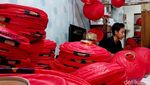 Potret Kampung Lampion di Malang Kebanjiran Order Jelang Imlek