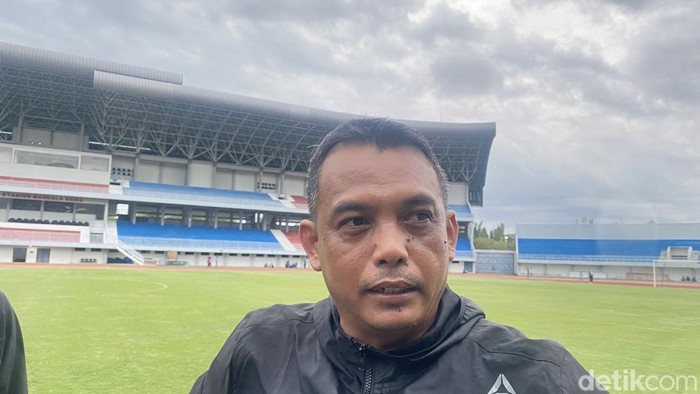 Pelatih karteker PSIM Jogja, Erwan Hendarwanto di Stadion Mandala Krida, Kota Jogja, Rabu (22/1/2025).