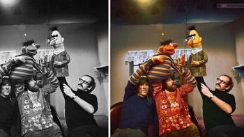 Dalang Daniel Seagren (Kiri) dan Jim Henson (Tengah) memegang boneka Ernie, Dan Frank Oz (Kanan) dengan boneka Bert dalam latihan Sesame Street, sekitar tahun 1970. Foto: Boredpanda/Sebastien De Oliveira