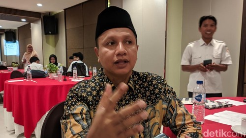 Ketua Divisi Pencegahan, Partisipasi Masyarakat, dan Hubungan Masyarakat (Parmas) Bawaslu NTB Hasan Basri. (Foto: Ahmad Viqi/detikBali).