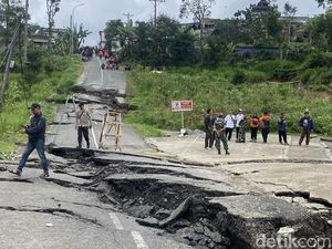 Jalur ke Dieng Via Pejawaran Putus Total Imbas Tanah Gerak di Banjarnegara