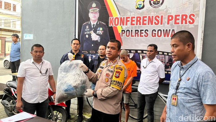 Konferensi pers kasus pembunuhan wanita di Gowa.