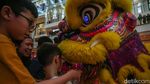 Melihat Atraksi Barongsai di Mal Jakarta