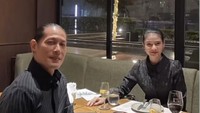 Foto manis keduanya ini saat makan malam, jadi salah satu momen tak terlupakan bagi Citra di hari ulang tahunnya. Foto: Instagram @ncit90