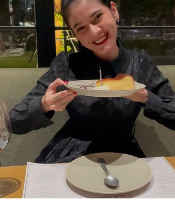 Momen Chef Juna Makan Malam Romantis Rayakan Ultah Kekasih Momen Chef Juna Makan Malam Romantis Rayakan Ultah Kekasih