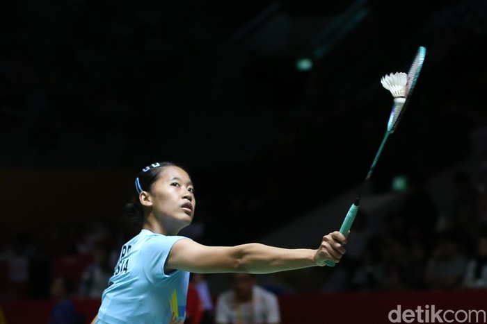 Putri Kusuma Wardani melenggang ke babak 16 besar Indonesia Masters 2025. Putri KW menang mudah atas Pai Yupo asal Taiwan dua gim langsung. Bermain di Lapangan 1 Istora Senayan, Rabu (22/1), Putri KW memetik kemenangan 21-13, 21-14.