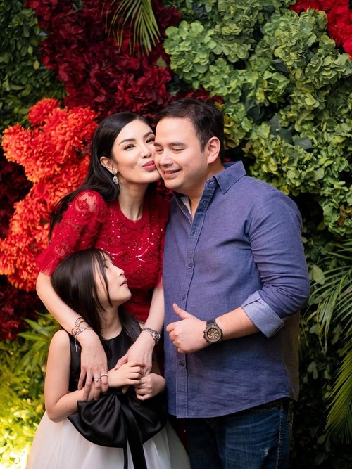 Nindy Ayunda ulang tahun