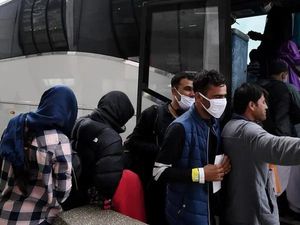Usai Dilantik, Trump Gagalkan 1.660 Pengungsi Afghanistan Terbang ke AS