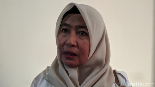 Pelaksana Tugas Kepala Dinas PUPR NTB Lies Nurkomalasari ditemui di kantor DPRD NTB, Rabu (22/1/2025). (Foto: Ahmad Viqi/detikBali)