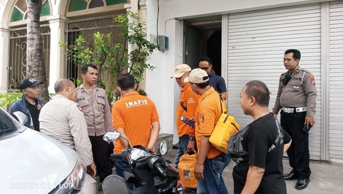Polisi olah rumah TKP pembobolan di Surabaya yang dihuni pasutri lansia