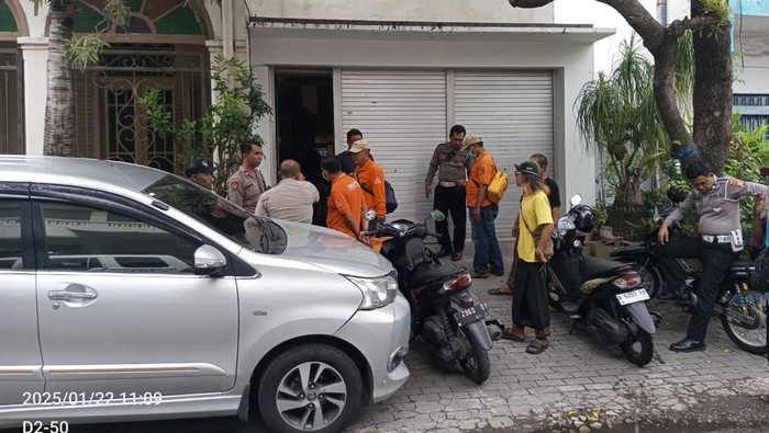 Polisi olah rumah TKP pembobolan di Surabaya yang dihuni pasutri lansia