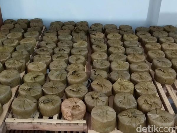 Sibuknya Para Pembuat Dodol China Legendaris di Majalengka