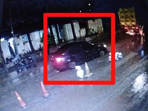 Penampakan Mobil Pensiunan TNI Berjalan Tanpa 1 Ban Saat Masuk Dermaga