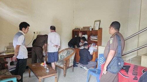Penggeledahan di rumah milik HS di Kabupaten Timor Tengah Utara (TTU).