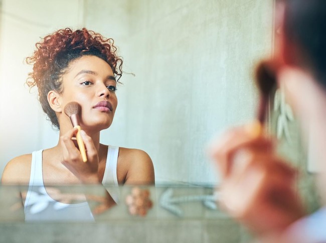 Perbedaan Contour vs Bronzer Makeup