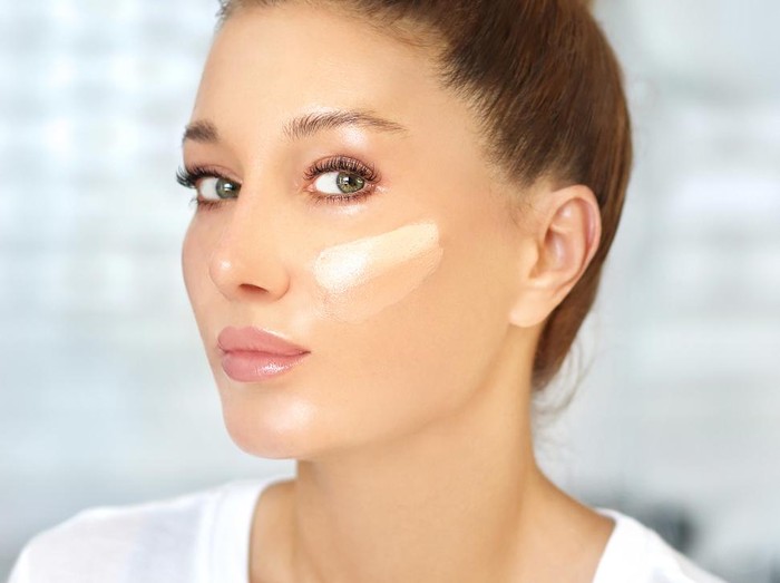 Perbedaan Contour vs Bronzer Makeup