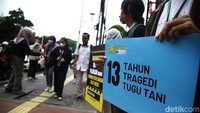 Aksi ini juga untuk memperingati 13 tahun kecelakaan maut di Tugu Tani.  
