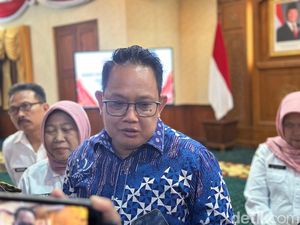 Pj Gubernur Jatim Tegaskan HGB di Laut Sidoarjo Harus Segera Ditertibkan