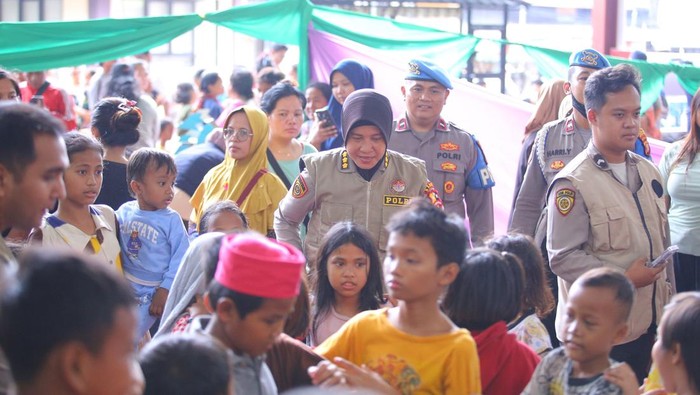 Polres Metro Jakarta Pusat mendirikan tiga dapur lapangan dan memberikan trauma healing ke warga terdampak kebakaran di Kemayoran, Jakpus (dok Ist)