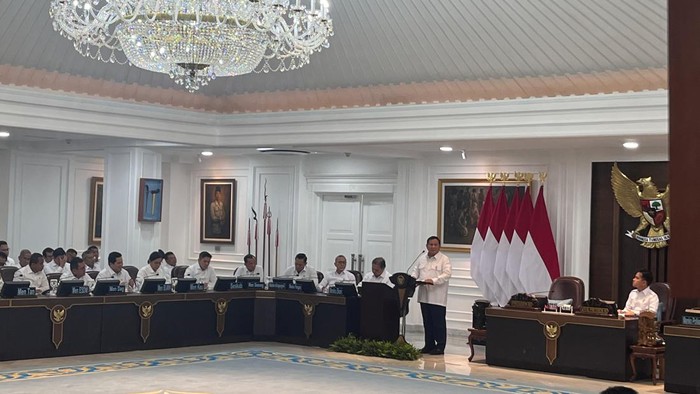 Presiden Prabowo Subianto dalam sidang kabinet yang digelar di kantor Presiden kompleks Istana Kepresidenan, Jakarta, Rabu (22/1/2025).