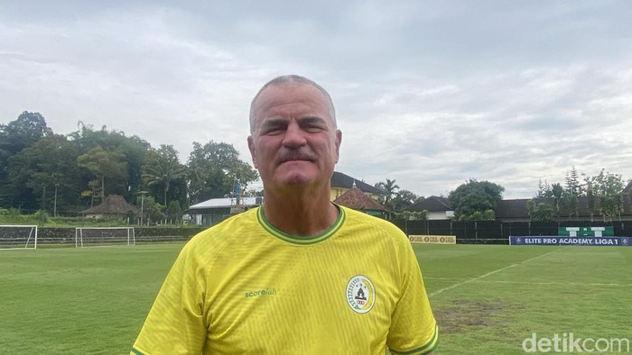 Pelatih PSS Sleman, Mazola Junior di Lapangan Pakembinangun, Sleman, Rabu (22/1/2025).