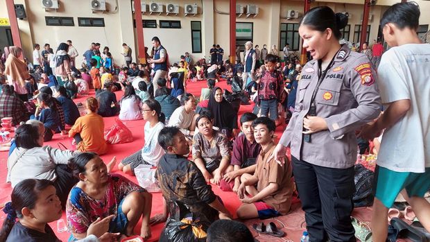 Ratusan anak terdampak kebakaran Kemayoran Gempol, Jakarta Pusat kini berada di pengungsian posko Polres Metro Jakarta Pusat.