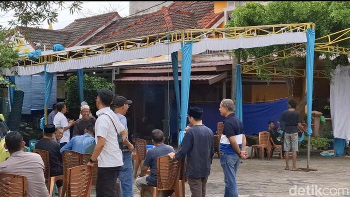 Suasana rumah duka Bripda Farras yang tewas ditikam bandar narkoba.