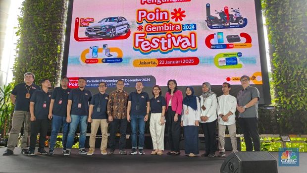 Tahun ini Indonesia bakal mempunyai tiga operator saja. Ini terjadi usai penggabungan dua perusahaan telekomunikasi XL Axiata dan Smartfren menjadi XL Smart. (detikai.com/Novina)