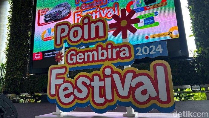 Telkomsel Poin merupakan program loyalitas Telkomsel untuk mempertahankan para pelanggannya tidak berpindah ke operator seluler tetangga.
