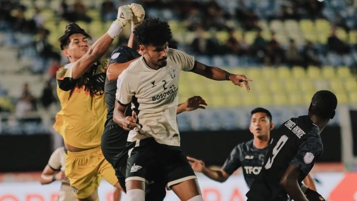 Terengganu FC Vs PSM Makassar imbang tanpa gol di babak pertama.