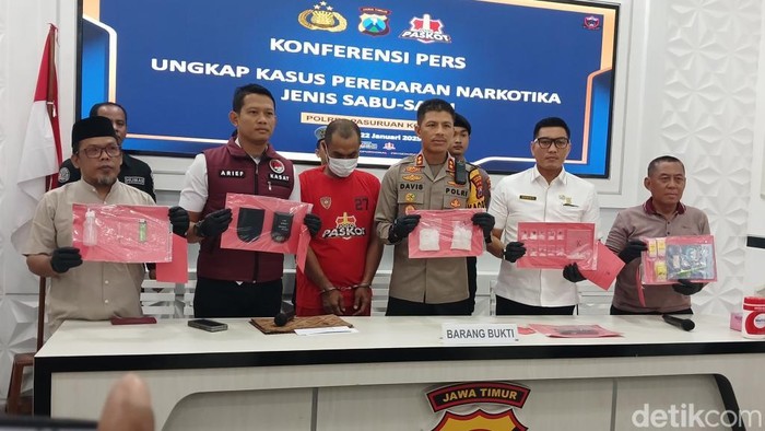 Tukang parkir pengedar sabu dalam bentuk permen di Kota Pasuruan dibekuk