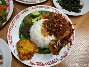 Warung Taburai: Sedap! Nasi Ayam Kecombrang Rp 15.000 ala Praz Teguh