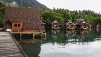 Tanjung Rappa Pelangi yang dikelola Dinas Pariwisata Halmahera Barat tersebut menjadi salah satu destinasi wisata unggulan di Jailolo karena memiliki keindahan air bawa laut yang jernih sehingga dikunjungi banyak wisatawan dari berbagai daerah di Maluku Utara.  